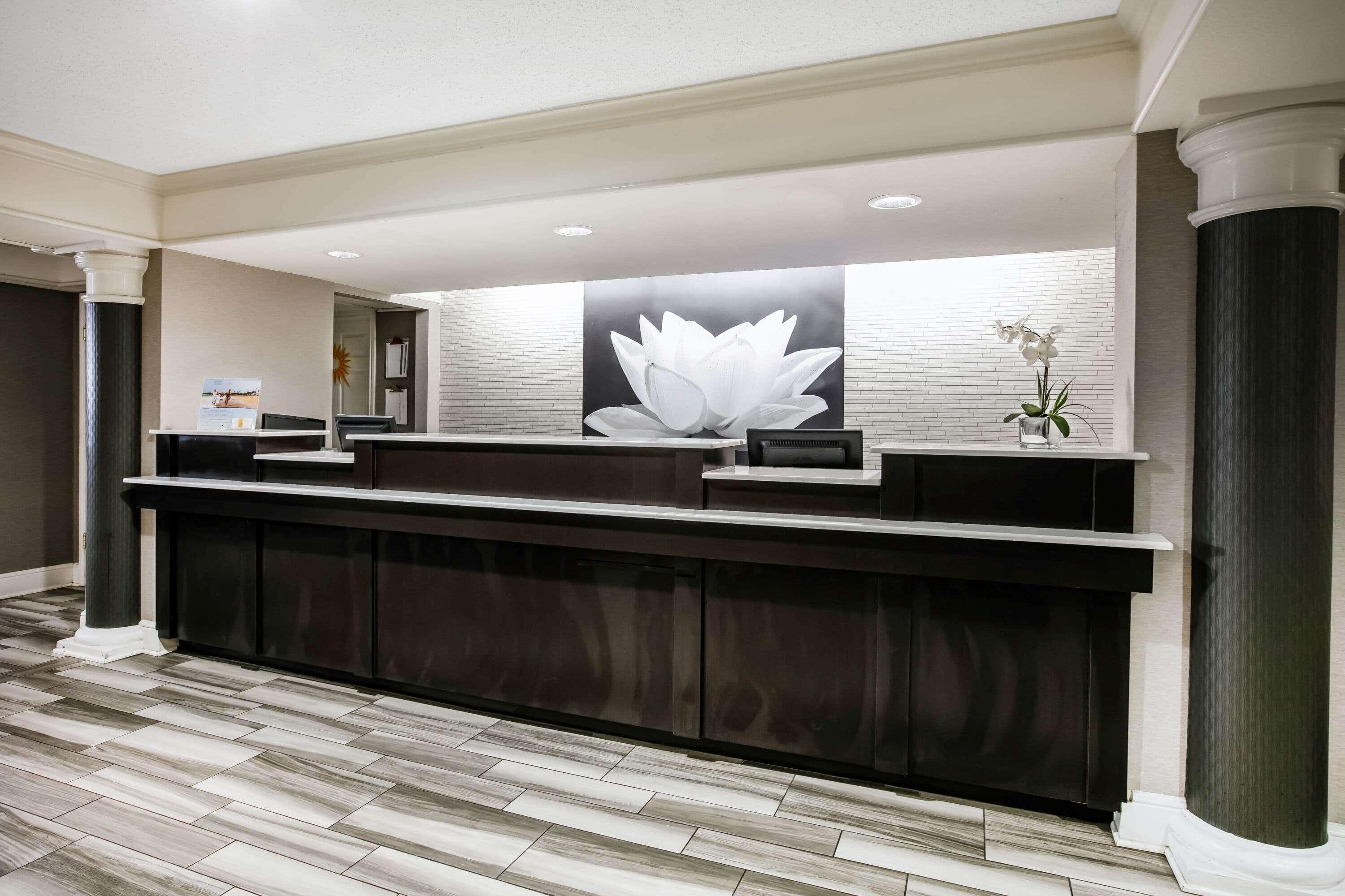 La Quinta Inn By Wyndham Dallas Uptown Екстериор снимка
