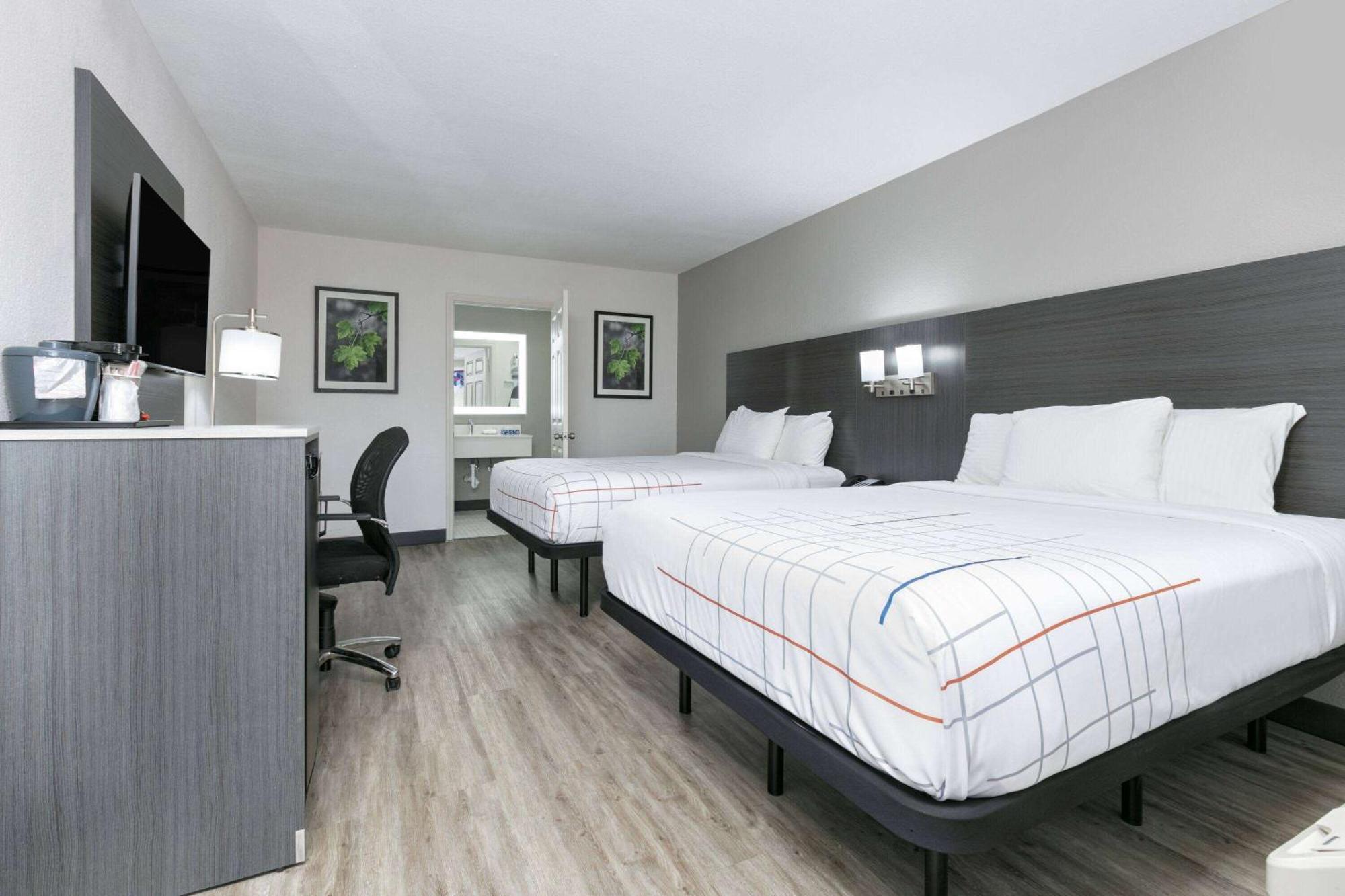 La Quinta Inn By Wyndham Dallas Uptown Екстериор снимка