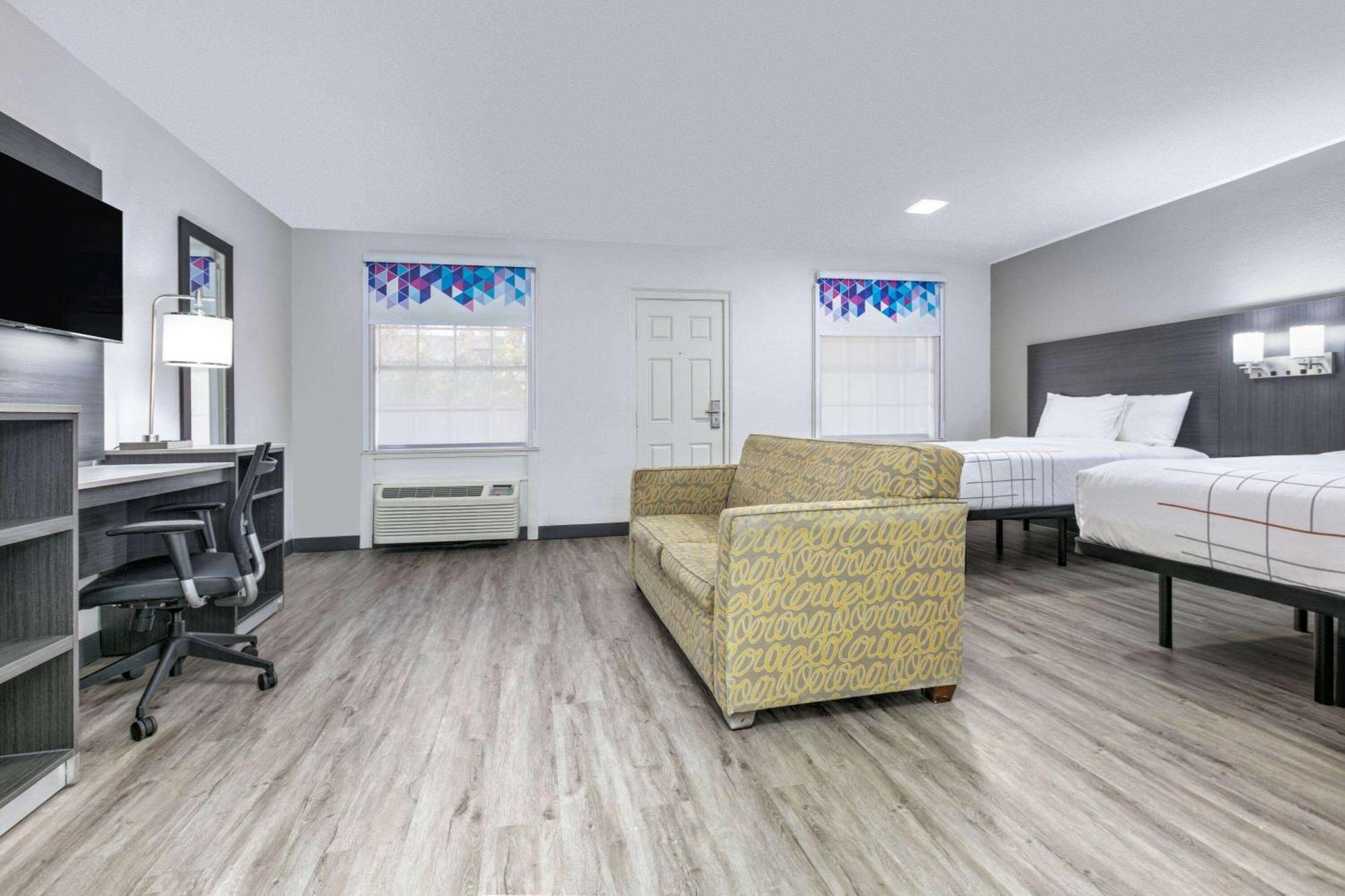 La Quinta Inn By Wyndham Dallas Uptown Екстериор снимка