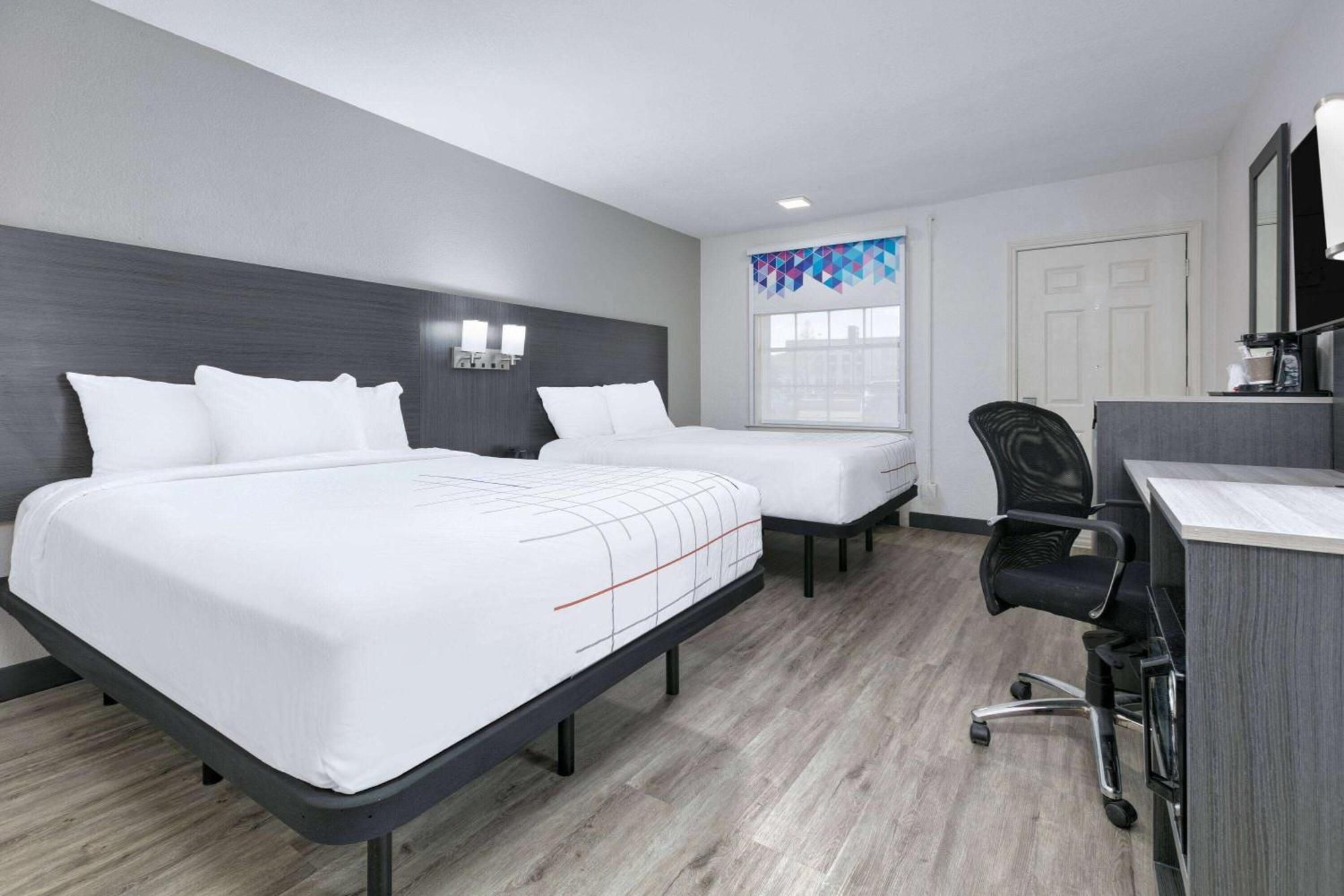 La Quinta Inn By Wyndham Dallas Uptown Екстериор снимка