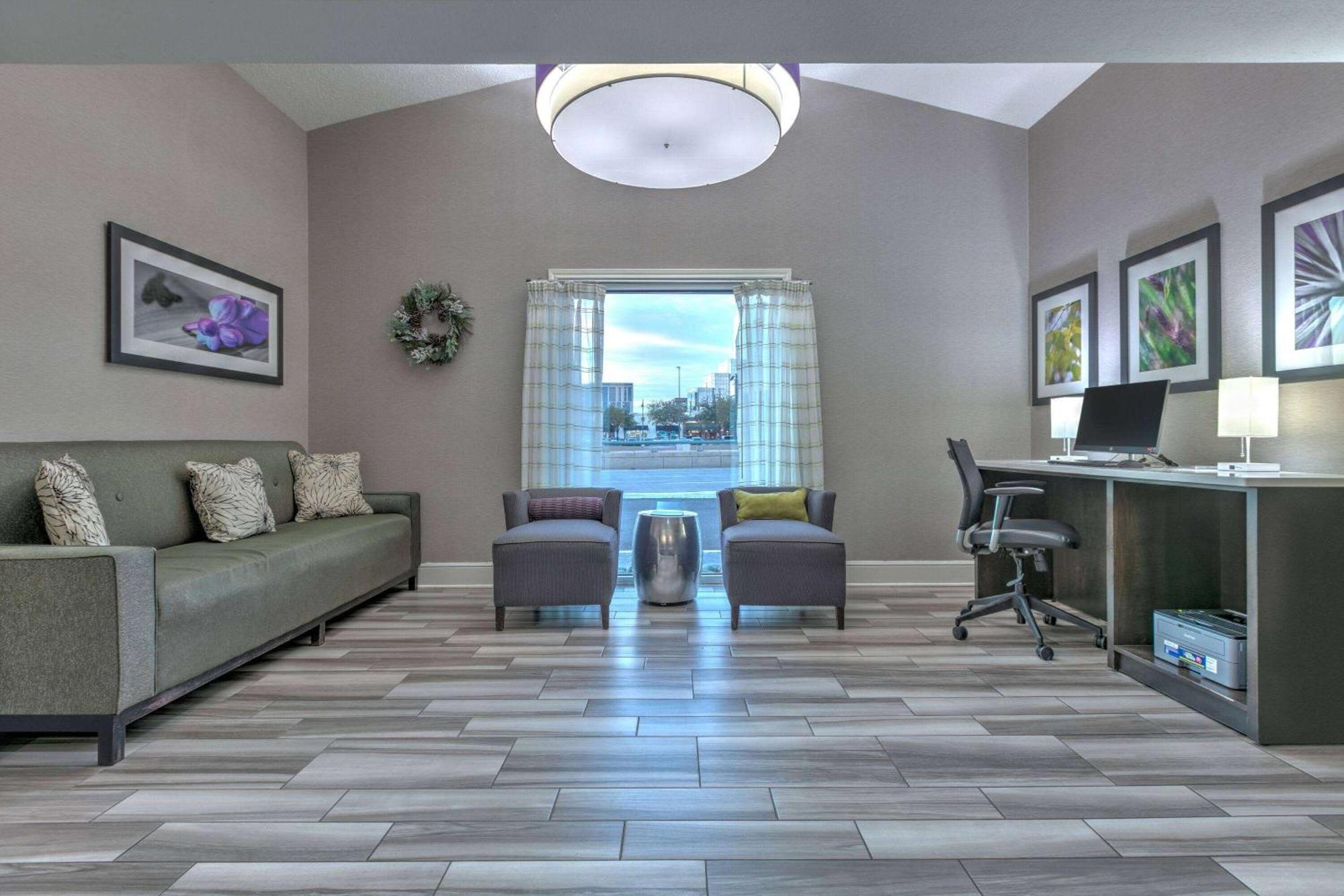 La Quinta Inn By Wyndham Dallas Uptown Екстериор снимка