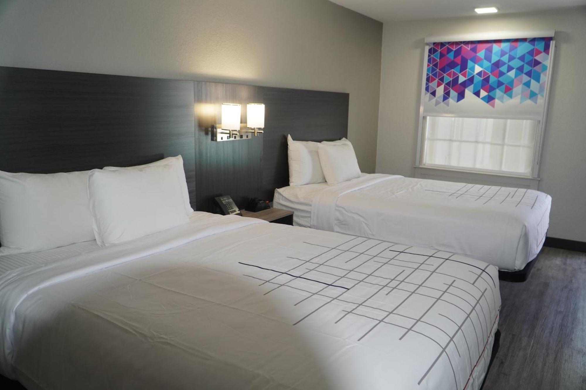 La Quinta Inn By Wyndham Dallas Uptown Екстериор снимка