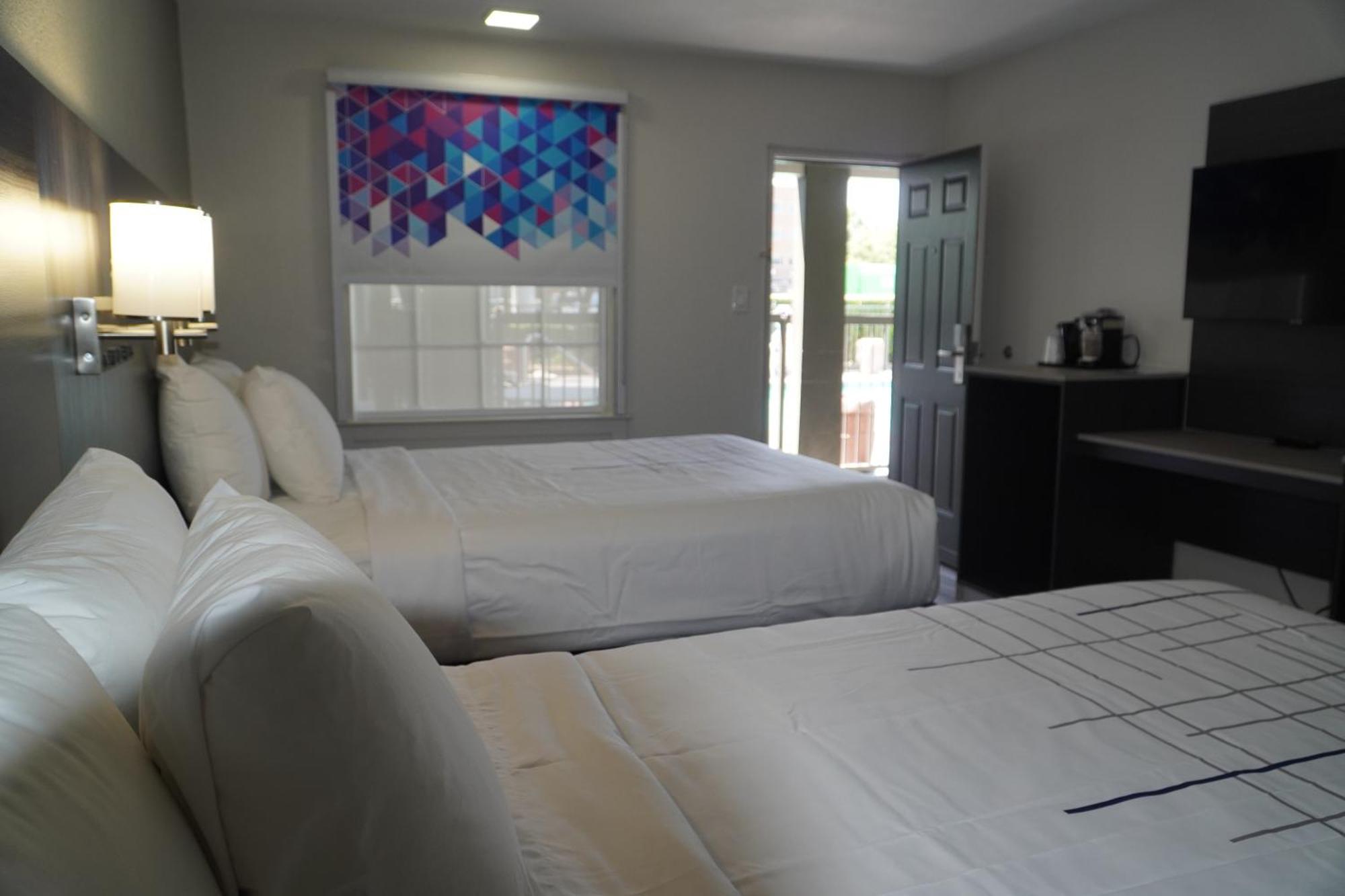 La Quinta Inn By Wyndham Dallas Uptown Екстериор снимка