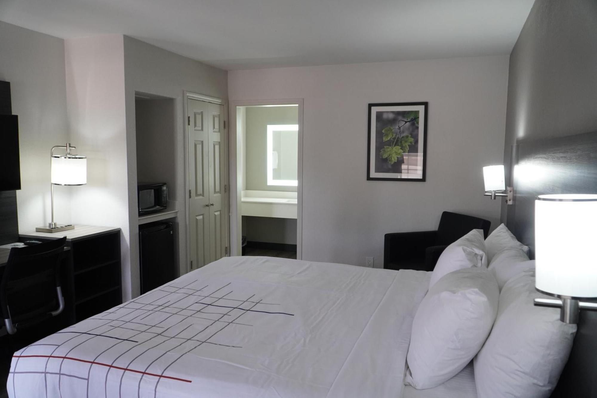 La Quinta Inn By Wyndham Dallas Uptown Екстериор снимка