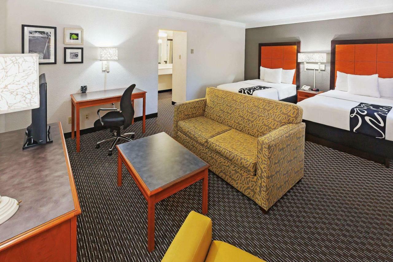 La Quinta Inn By Wyndham Dallas Uptown Екстериор снимка