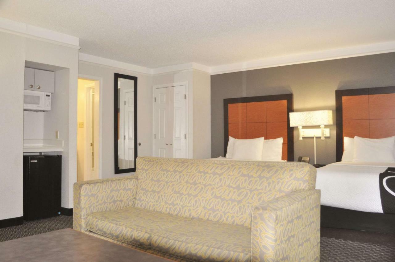 La Quinta Inn By Wyndham Dallas Uptown Екстериор снимка