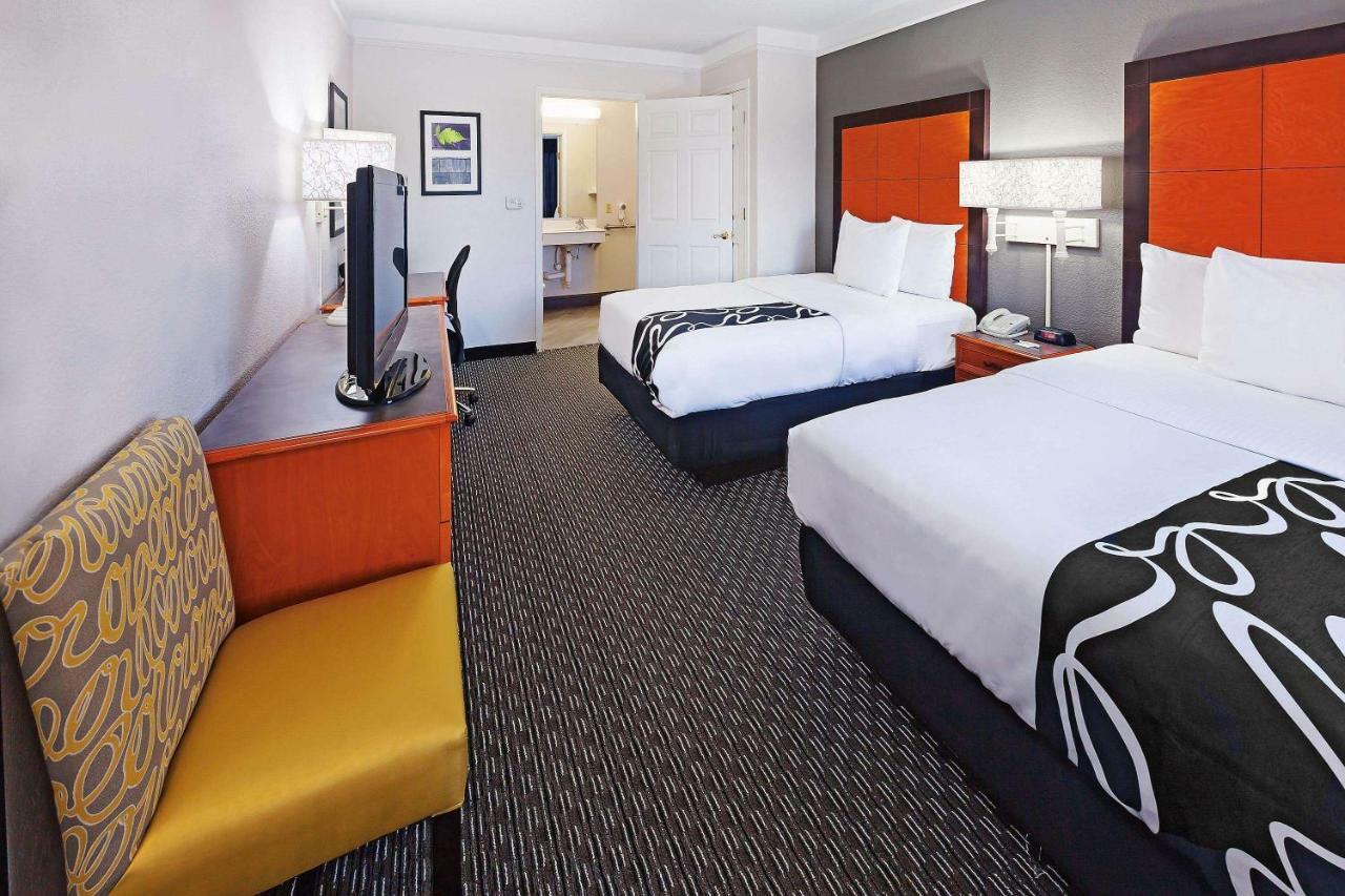 La Quinta Inn By Wyndham Dallas Uptown Екстериор снимка